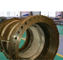 High-temp. axial expansion joint